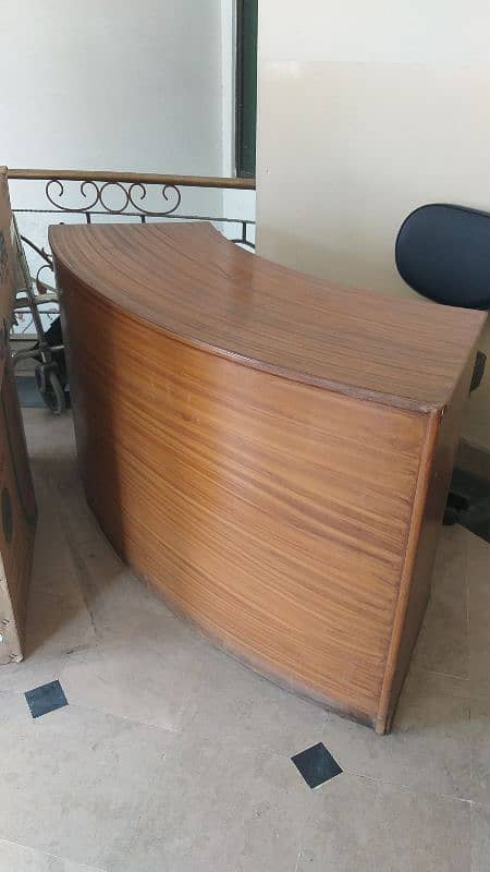 Reception counter with chair 1