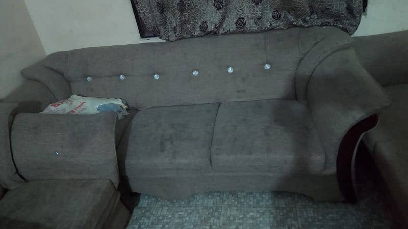 7 seter sofa used 0