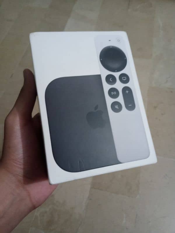 Apple TV 4K Wi-Fi + Ethernet 0