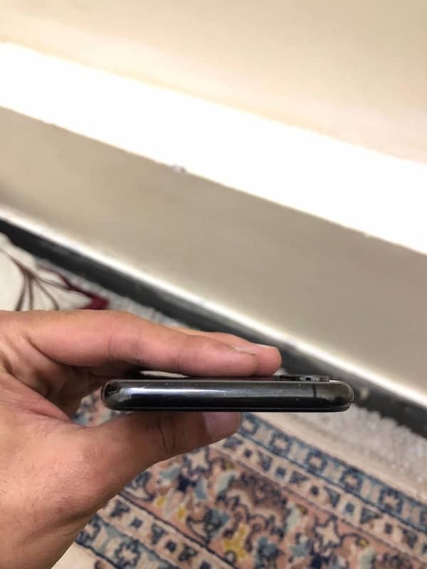 iPhone XS 64gb 7