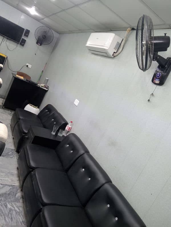 saloon for sale 9