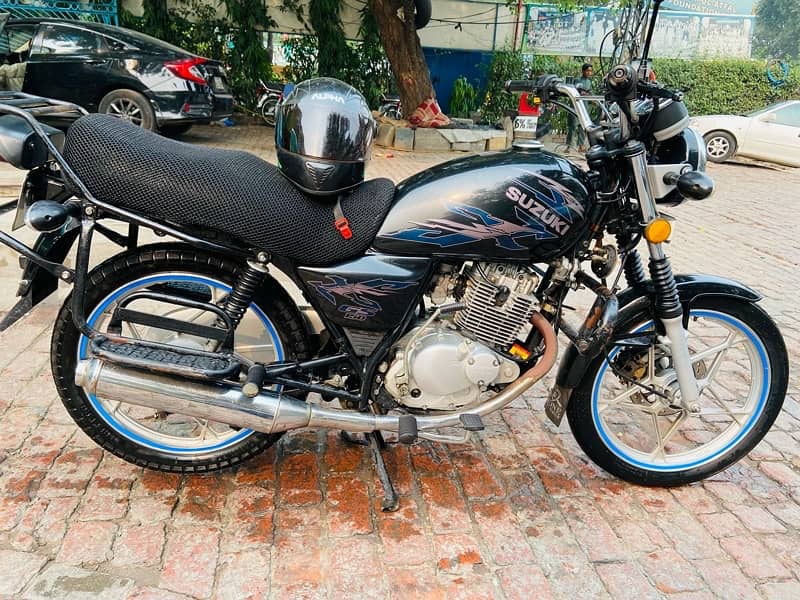 Suzuki GS 150 SE 3