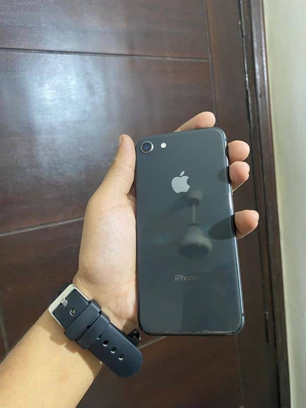 I phone 8 64 GB ram Non PTA. 1