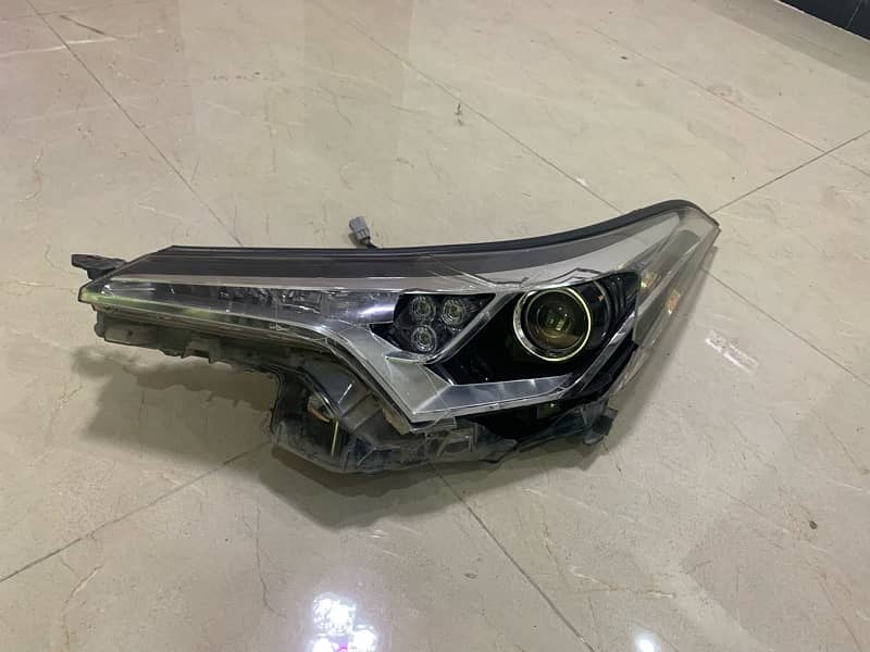 Toyota CHR- HeadLight 1