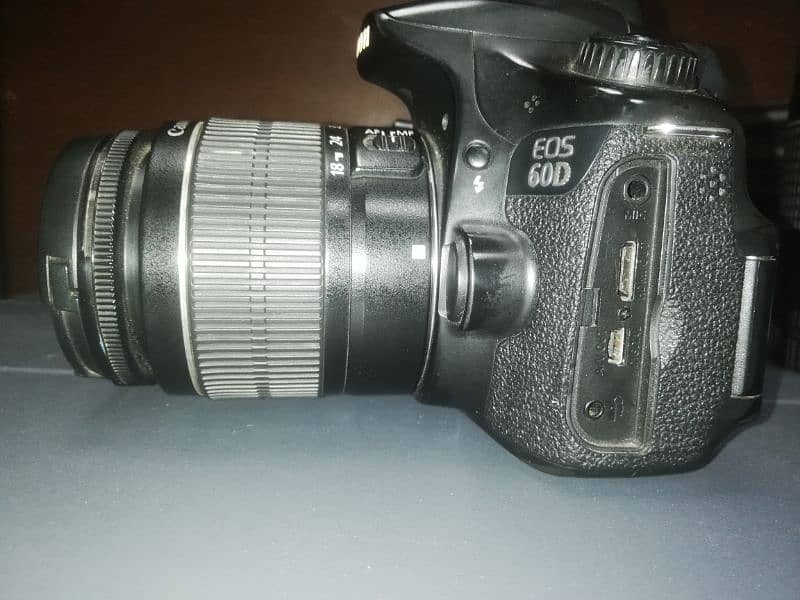 Canon 60d with 2 lenses and 2 batteries 4