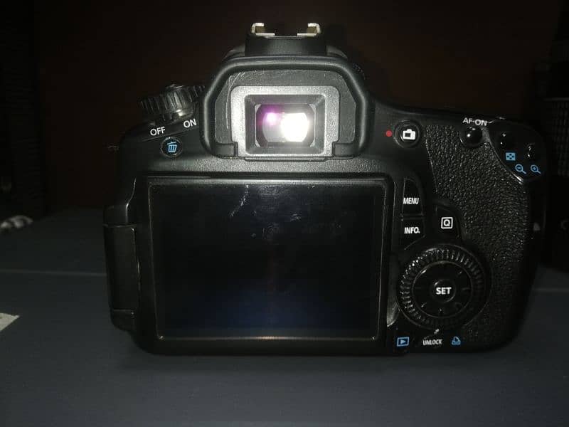 Canon 60d with 2 lenses and 2 batteries 5