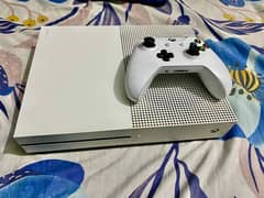 x box 1s 1tb usa modal 10/10 with id All games intall and working:)