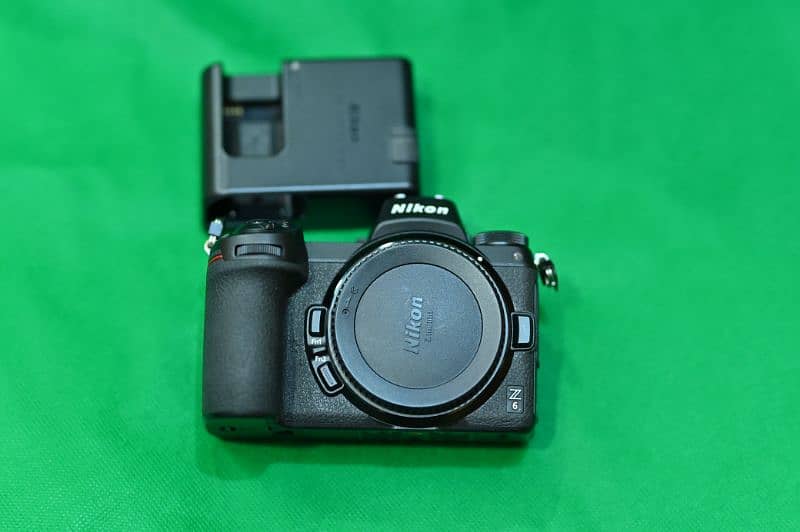 Nikkor Z6  Body  Shuter 11k   UK Import  Condition 10/10 +++ Box 1