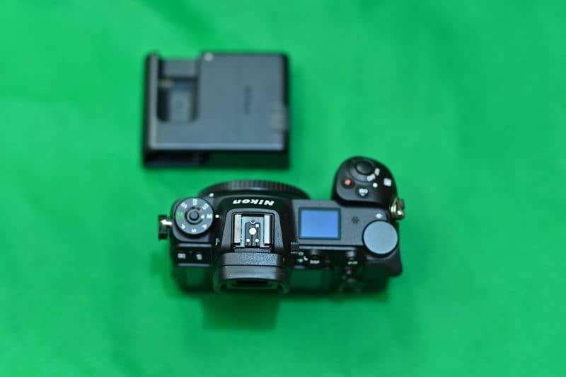 Nikkor Z6  Body  Shuter 11k   UK Import  Condition 10/10 +++ Box 2