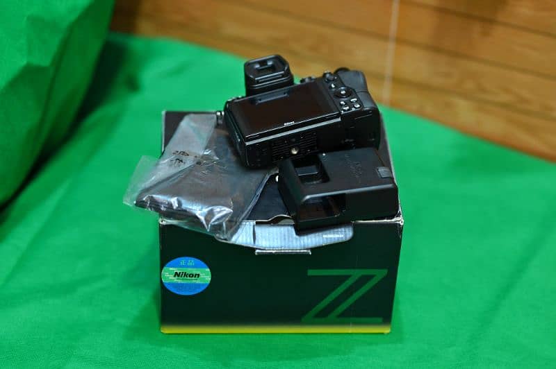 Nikkor Z6  Body  Shuter 11k   UK Import  Condition 10/10 +++ Box 5