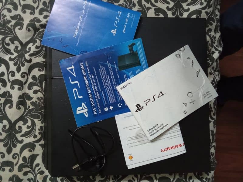 PS4 500gb 1200 series UK/uae variant region all. 1