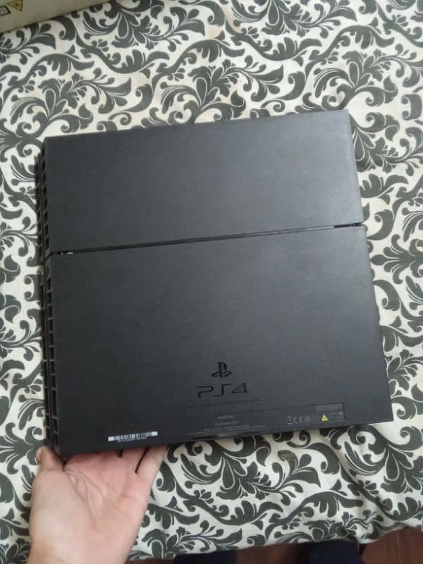 PS4 500gb 1200 series UK/uae variant region all. 4