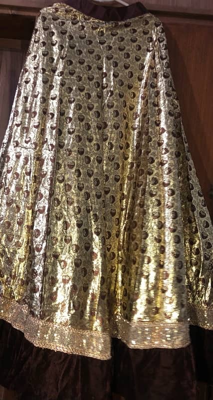 Golden Lehenga choli for Mehendi 1