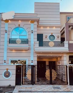 Five Marla Non-Furnished Brand New House For Rent In Bahria Town, Lahore.