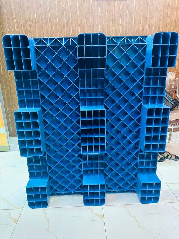 New Plastic Pallets P4 1