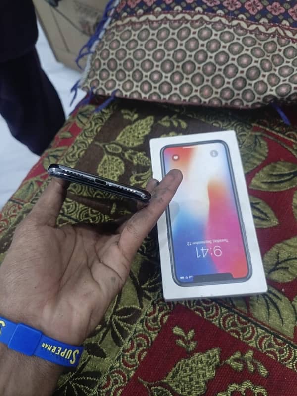 iPhone X officiall pta proved 64 GB 4