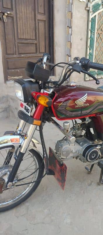 Honda CD 70 motorcycle 1