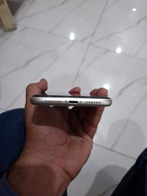 iphone 11 . . open box 8