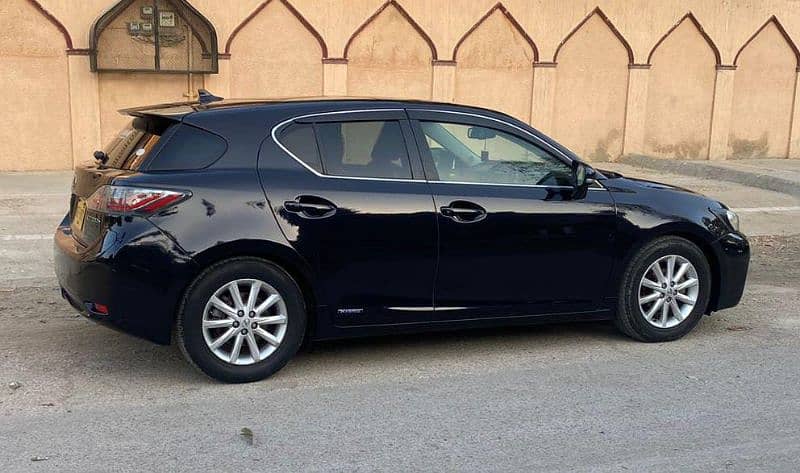 Lexus CT200h 2011 10