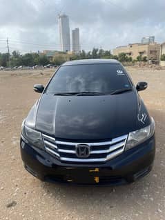 Honda City 1.3 prosmetic IVTEC 2016 black low millage