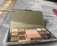 IT girl Branded makeup palette