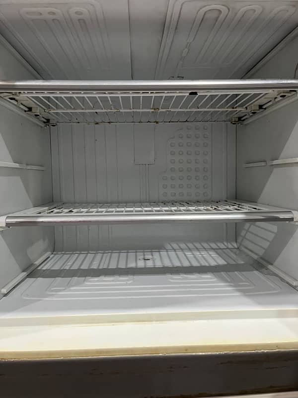 Dawlance Fridge Good Condition 5