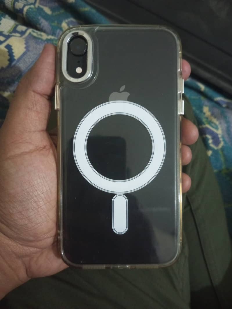 I am selling iphone xr 6