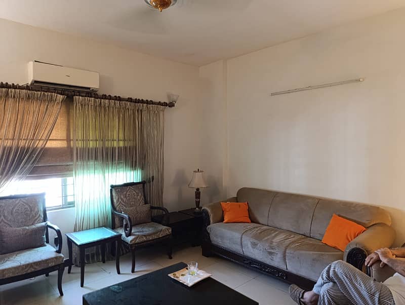 10 Marla 3 Bedroom Apartment For Sale in Askari -11 Lahore. 6