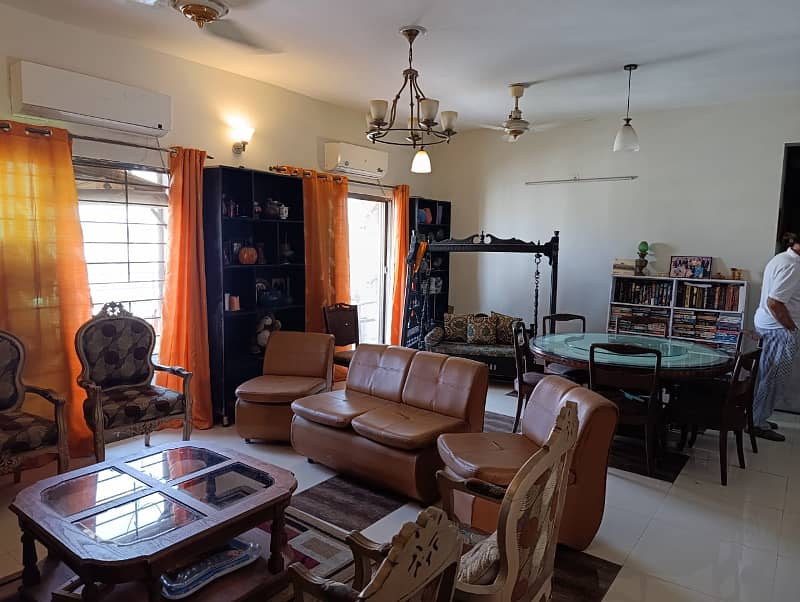 10 Marla 3 Bedroom Apartment For Sale in Askari -11 Lahore. 9