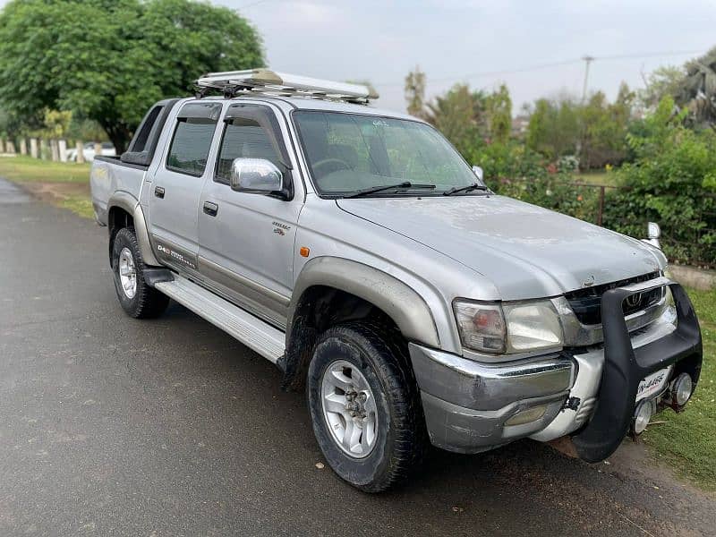 Toyota Hilux 2003 4