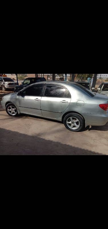 Toyota Corolla se saloon 1600 cc 2