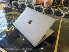 MacBook Pro 2018,Core i7,13"Ratina Disply,16GB RAM,256GB SSD,TouchBar