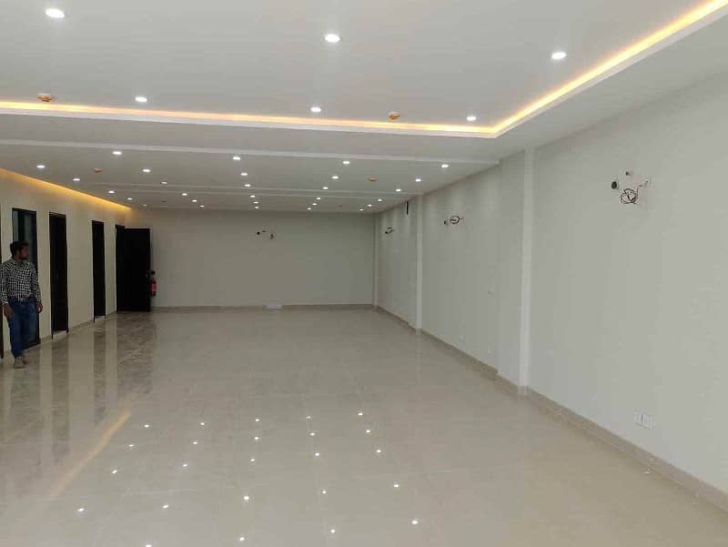 Phase 6 4 Marla Floor Top Location Hot Offer For Rent 5