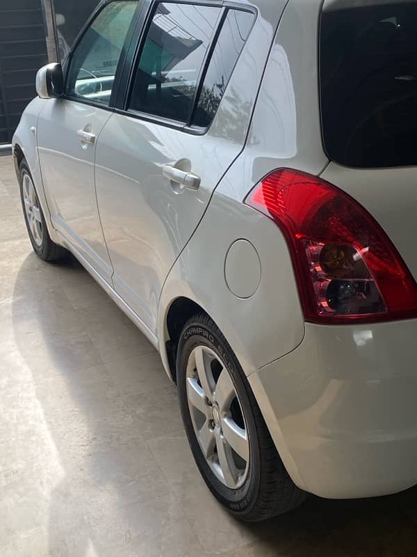 Suzuki Swift 1.3 DLX 2013 3