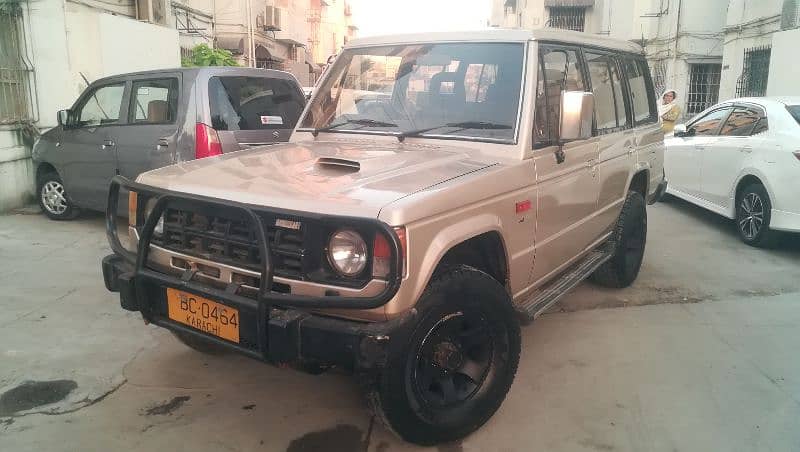 Mitsubishi Pajero 1990 3