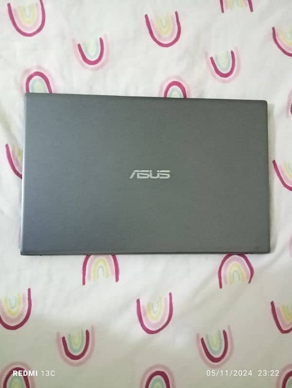 Asus VivoBook 15 - Touch Screen 4