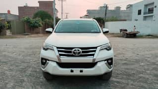 Toyota Fortuner V 2021 petrol