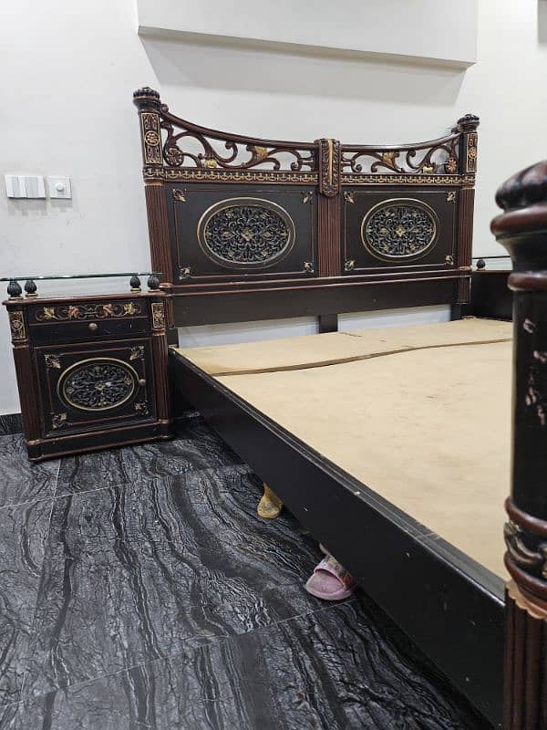 King bed | side tables | dressing table | chairs | centre table 2