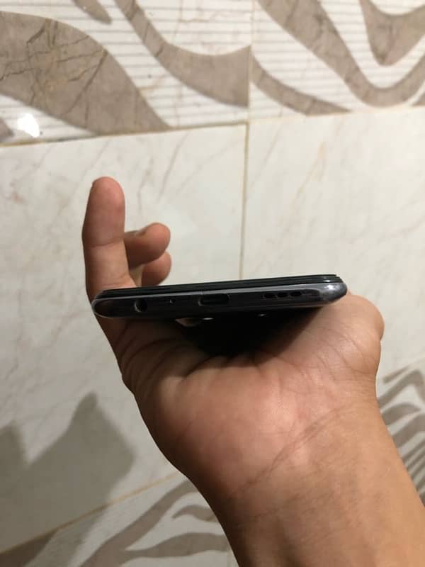 oppo f 17 pro 1