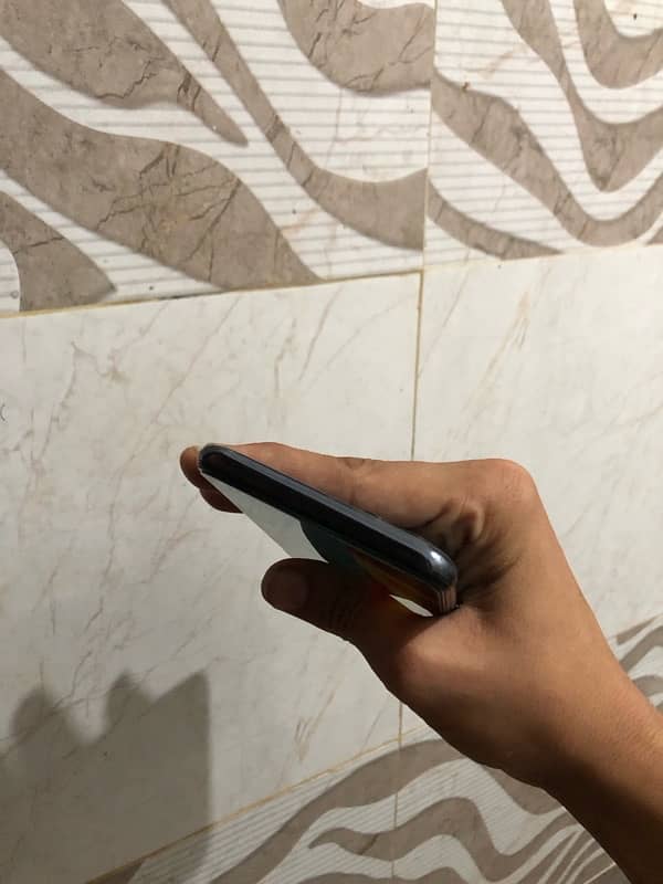 oppo f 17 pro 4