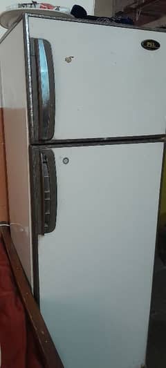 PEL REFRIGERATOR MEDIUM SIZE