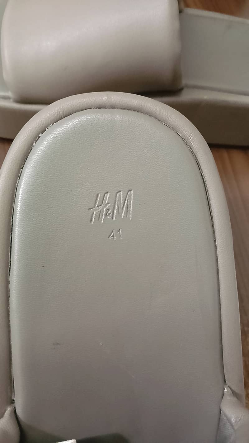 H&M Slipper's (From USA) 2