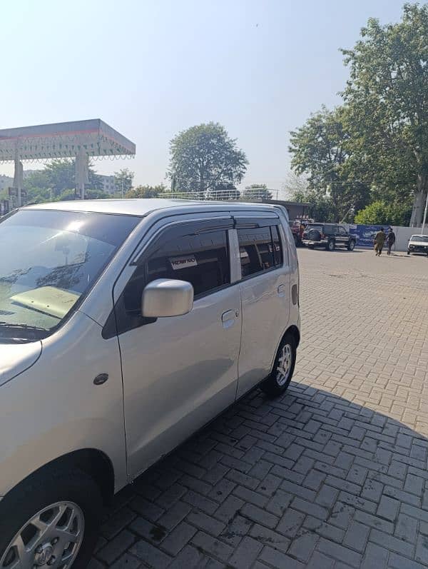 Suzuki Wagon R 2015 1