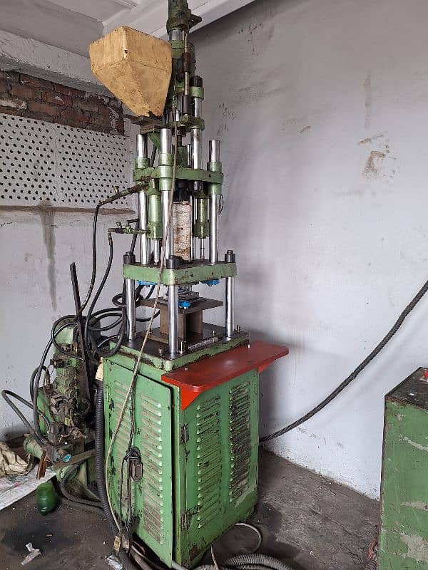 virtical injection molding machine  30 ton 1