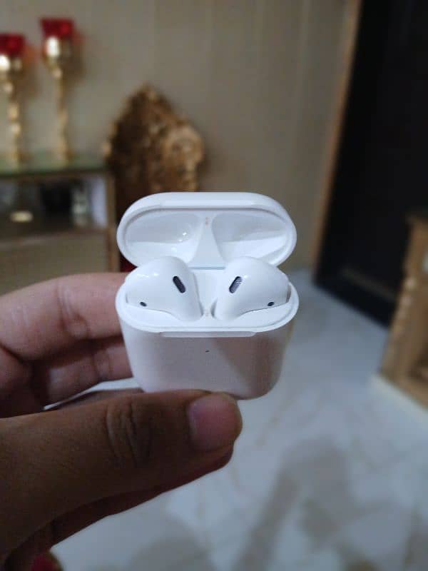 Apple airpods (2nd gen) 1