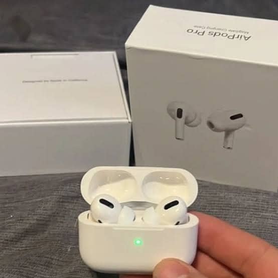 AIRPODS WHITE BUMBER OFEER 1799/ 1