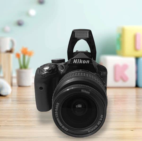 Nikon D3300 DSLR with box 10/10 5