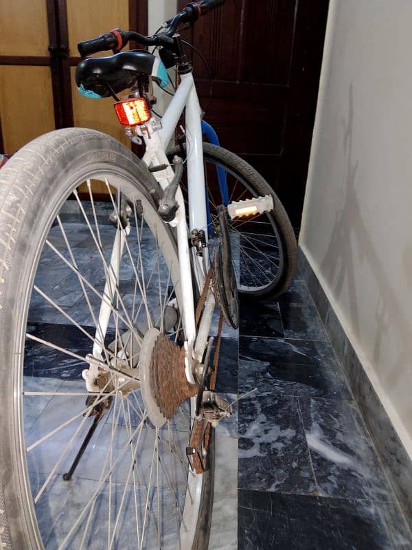 10 gare bicycle new bicycle hai 10/10 condition hai 1