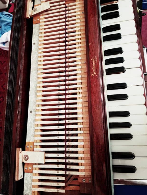 Harmonium scale changer backcuppler 2