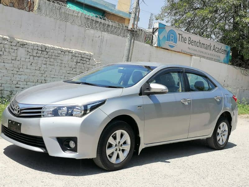 Toyota Corolla Altis 2015 3